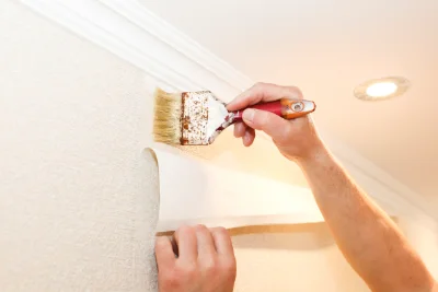 Pose de papier peint à la Magdeleine — revêtements muraux et toiles de verre
